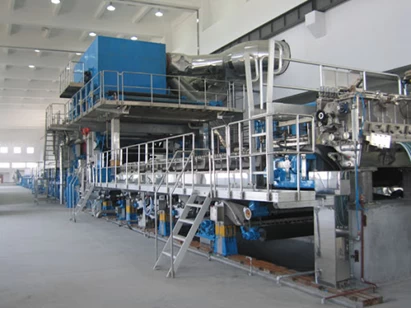 Máy xeo giấy nhiều lô sấy vừa lắp đặt xong trong xưởng sản xuất