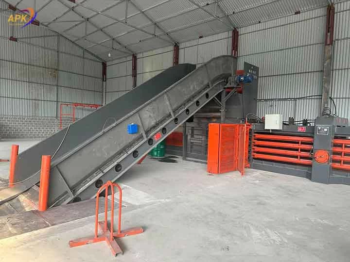 Máy ép lề dùng để ép kiện giấy phế liệu